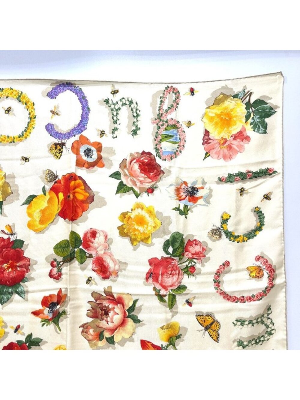 Gucci Scarf Flora Line Silk Beige - Picture 3 of 9